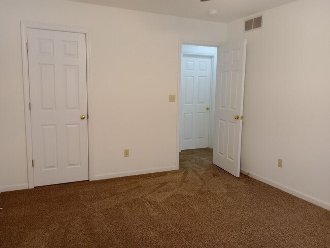 Building Photo - 3504-3506 Delmar Ct.