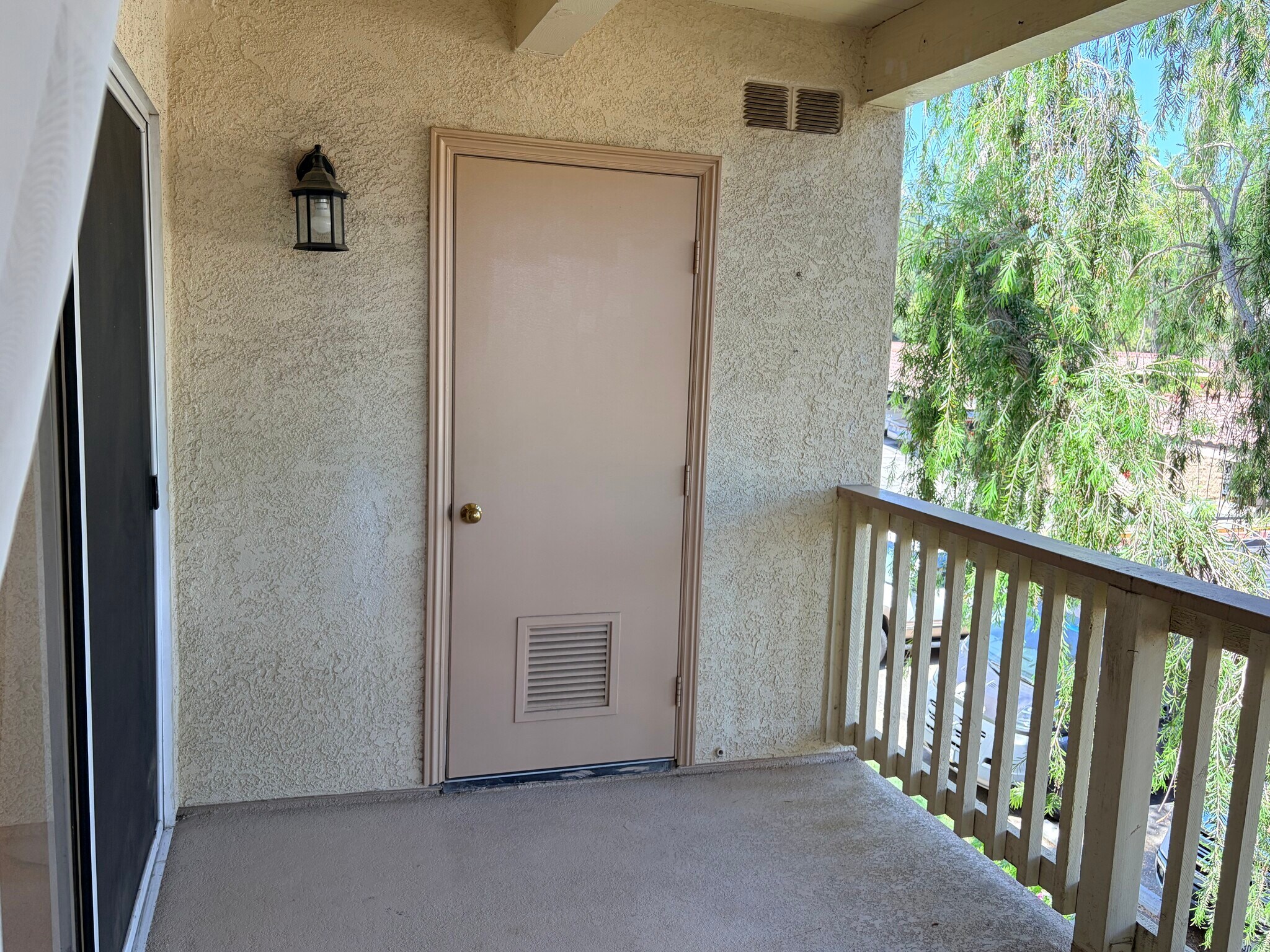 Building Photo - 653 Oak Run Trl