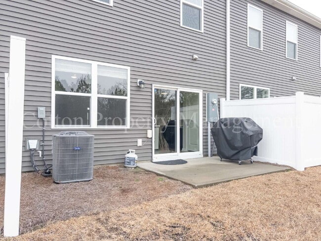 Building Photo - 7626 Knightbell Cir