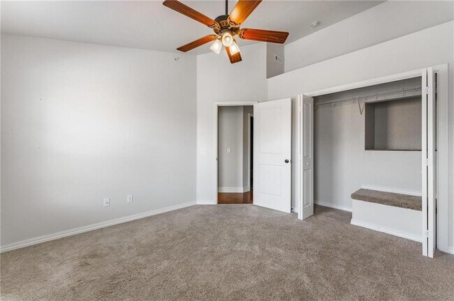 Building Photo - 2851 W Redstone Dr