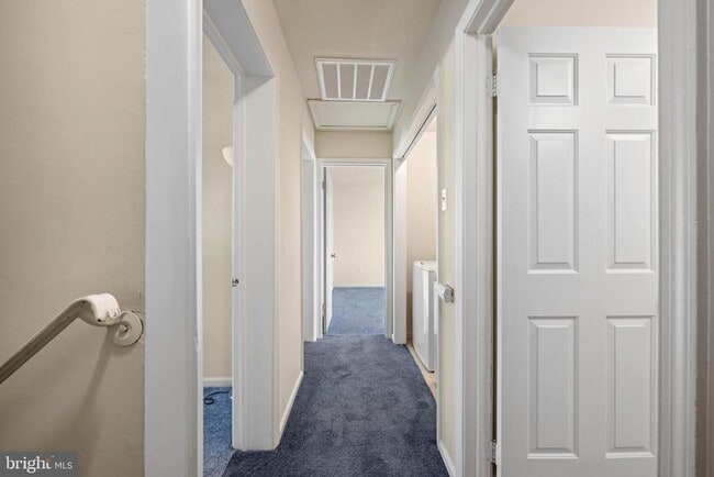 Building Photo - 143 Curtis Ave