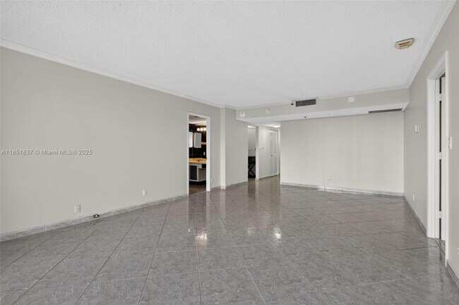 Building Photo - 20355 NE 34th Ct