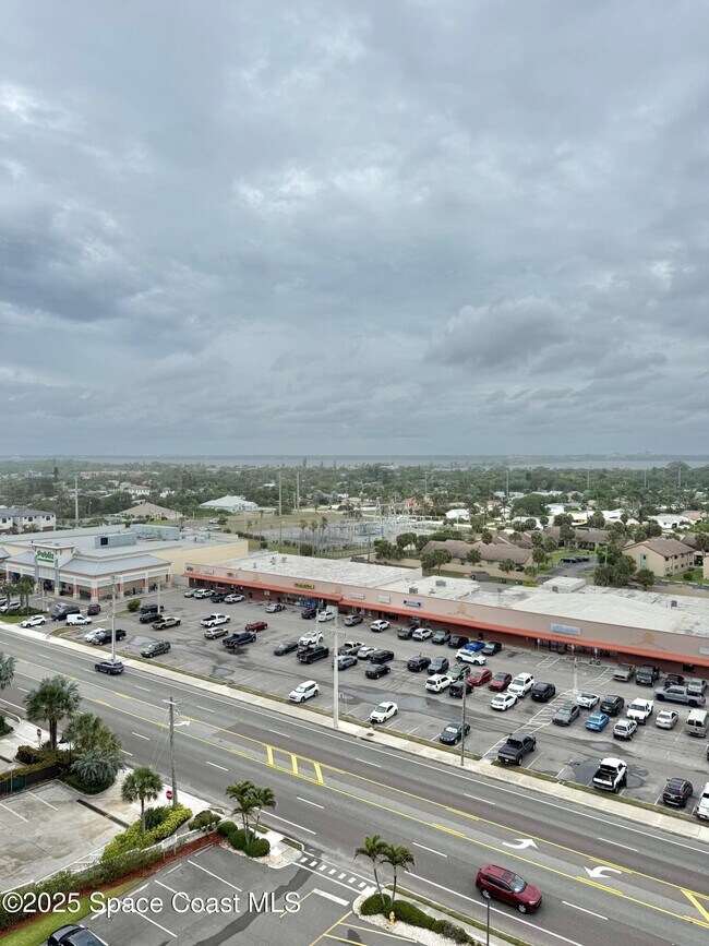 Building Photo - 877 N Hwy A1A