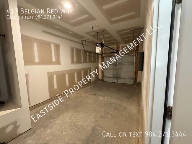 Building Photo - 413 Belgian Red Wy