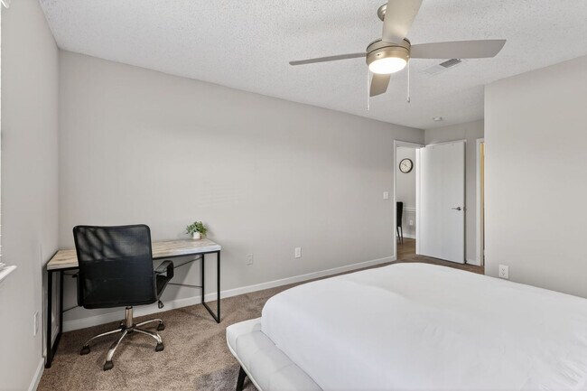 Building Photo - 50 Northtown Dr