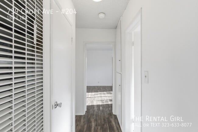 Building Photo - 739 Croft Ave