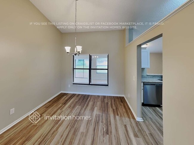 Building Photo - 2206 Fairmont Cir