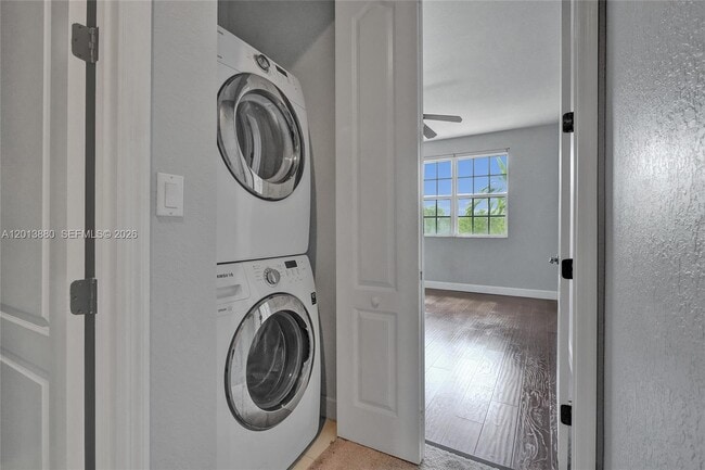 Building Photo - 808 SW 147th Ave