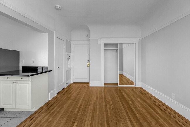 Building Photo - 11 Dolores