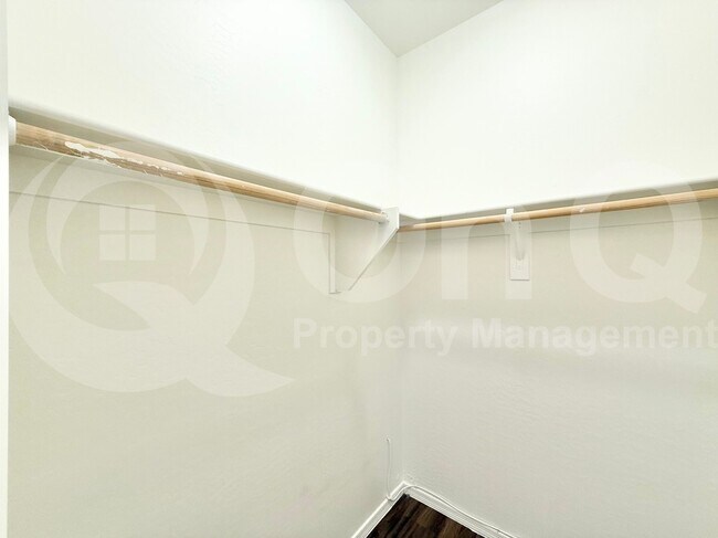 Building Photo - 9182 W Black Hill Rd