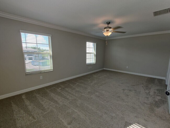 Building Photo - 23240 Willow Glen Way