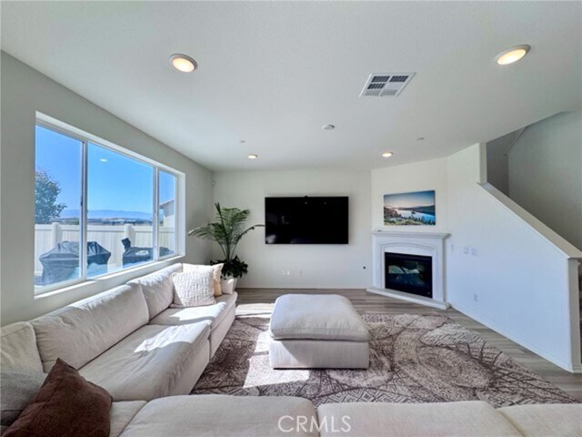 Building Photo - 36224 Owens Dr
