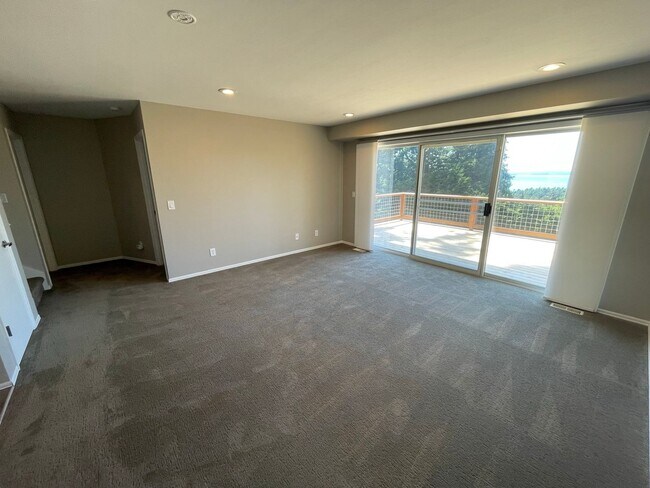 Building Photo - 14076 Rosario Rd
