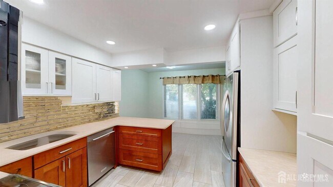 Building Photo - 157 Willowbrook Dr