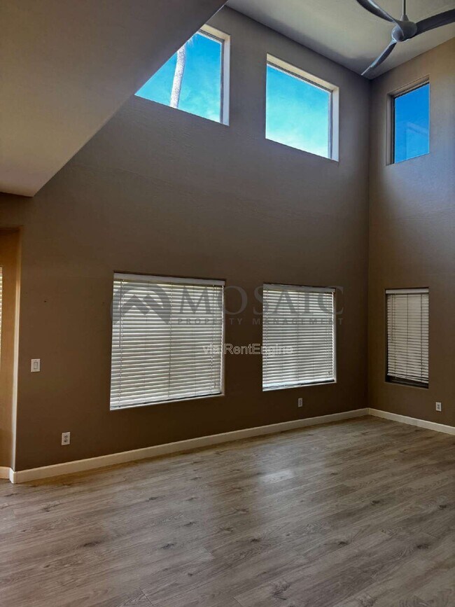 Building Photo - 3356 E Mayberry Ave