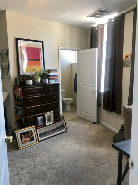 Bedroom 1 - 526 St Paul St