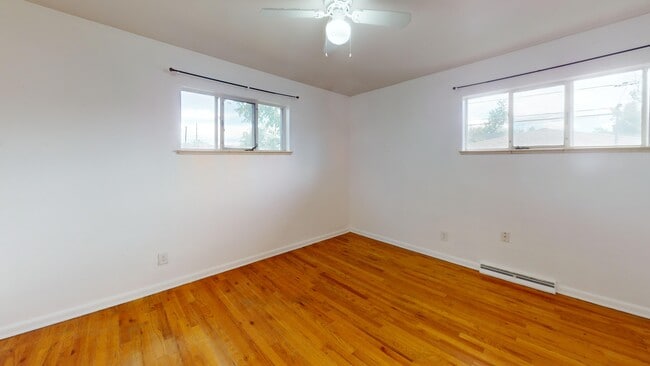 Building Photo - 1326 S Sherman St