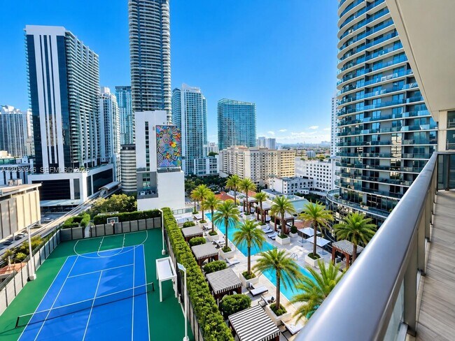 Building Photo - 801 S Miami Ave