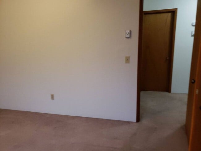 Building Photo - 2005 NE Terre View Dr