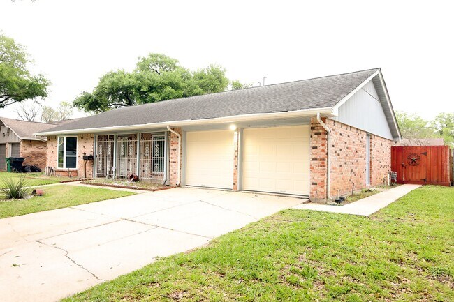 Building Photo - 8335 Langdon Ln