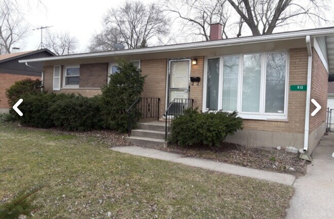 Building Photo - 812 Chicago Rd
