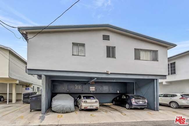 Building Photo - 4035 Inglewood Blvd