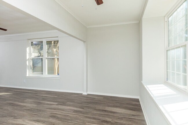 Building Photo - 5700 Pershing Ave