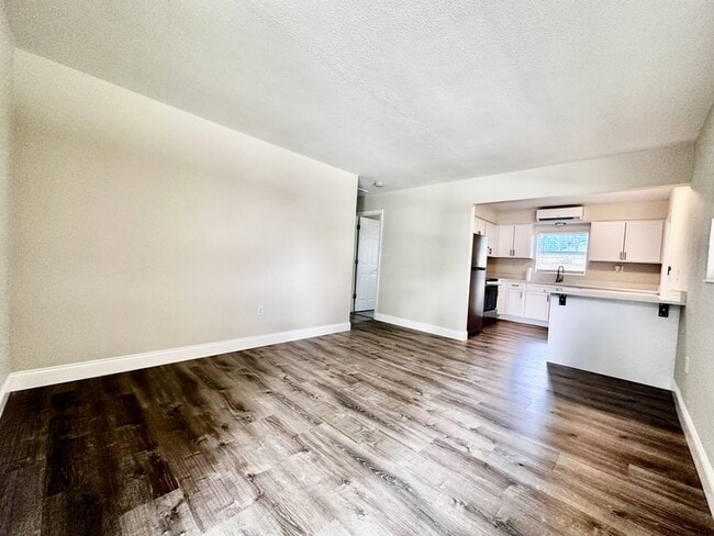Building Photo - 2410 Formosa Ave