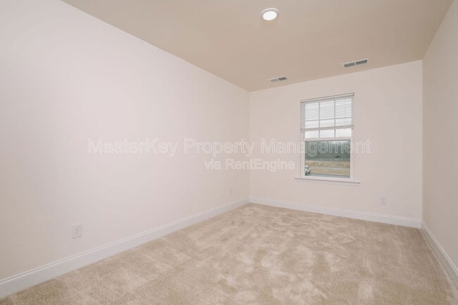 Building Photo - 22 Anastasia St