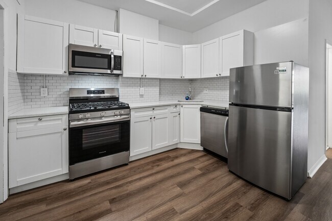 Building Photo - 154 W 29th St