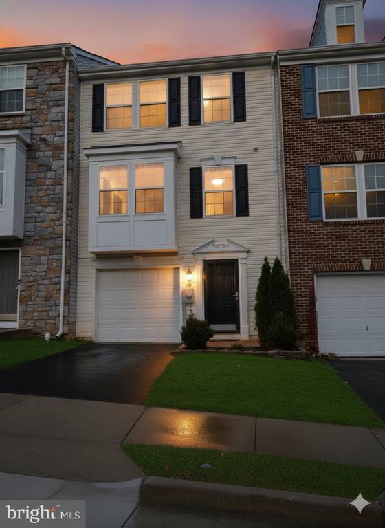 Building Photo - 216 Monticello Square