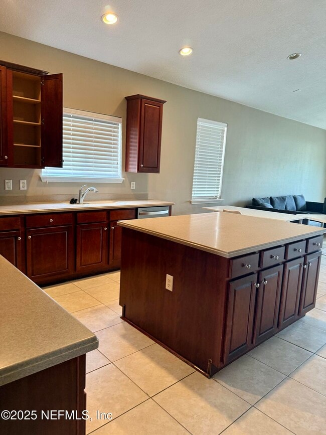 Building Photo - 8357 Highgate Dr