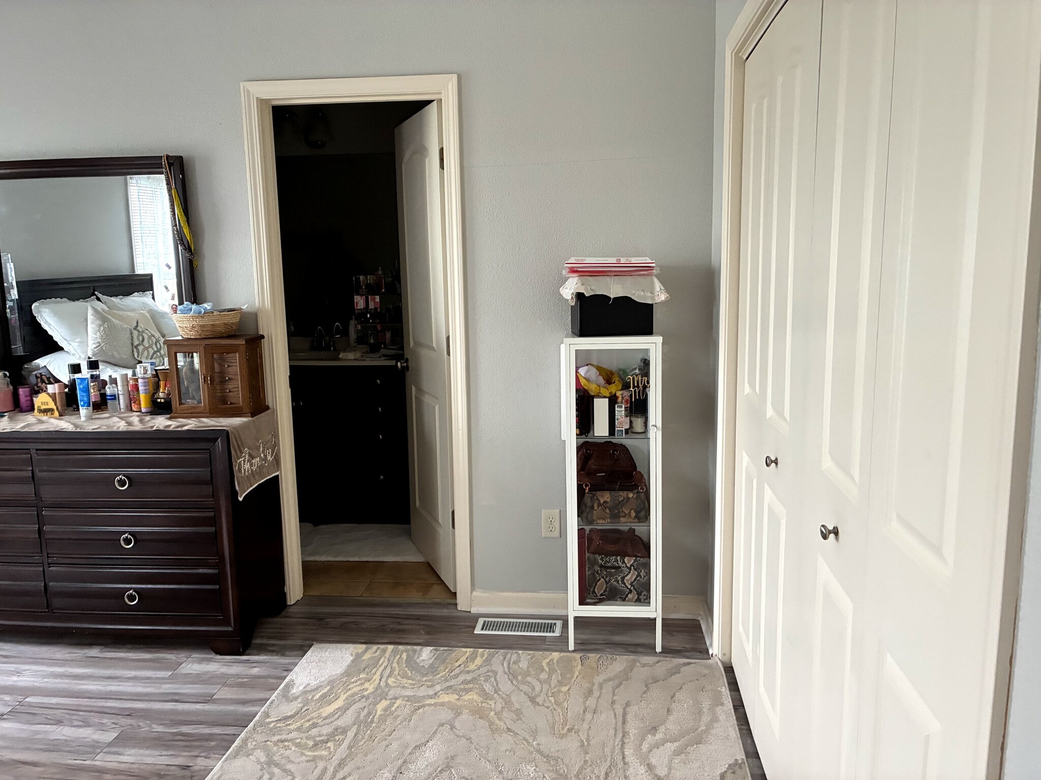 Master bedroom - 1948 Glenbridge Rd