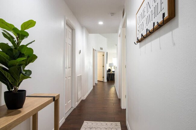 Building Photo - 37135 Grassy Hill Ln