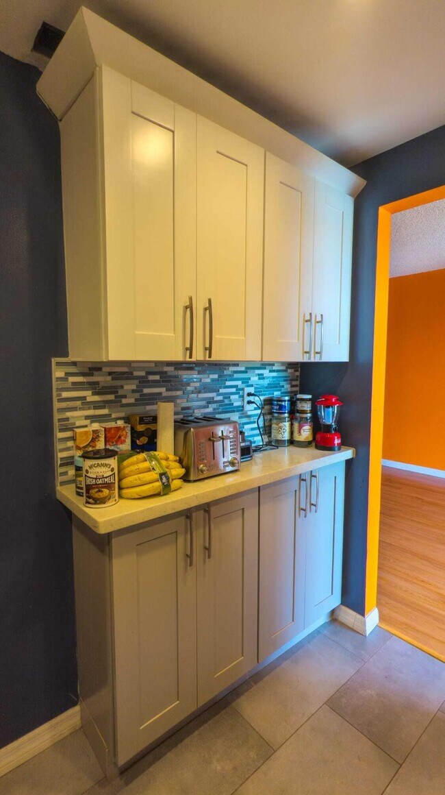 Building Photo - 4101 NW 26th St