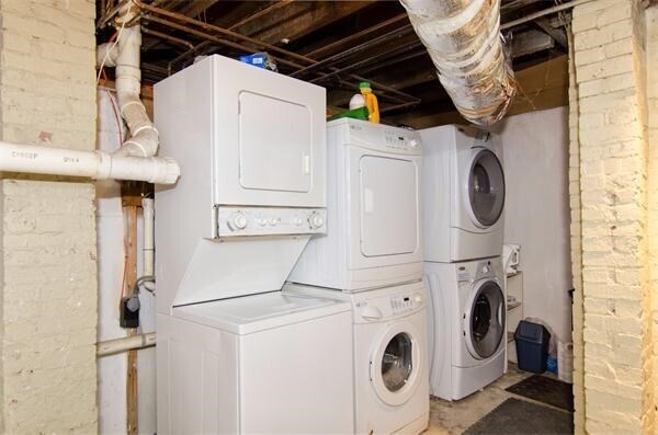 Building Photo - 154 Boylston St