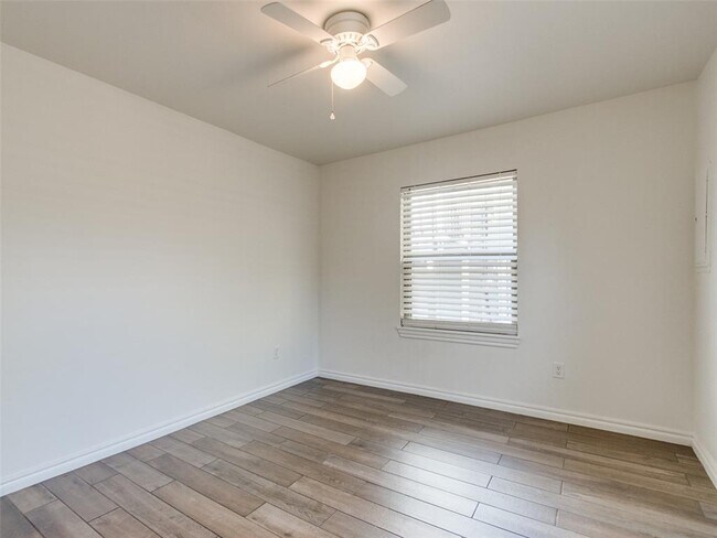 Building Photo - 4101 N Hammond Ave