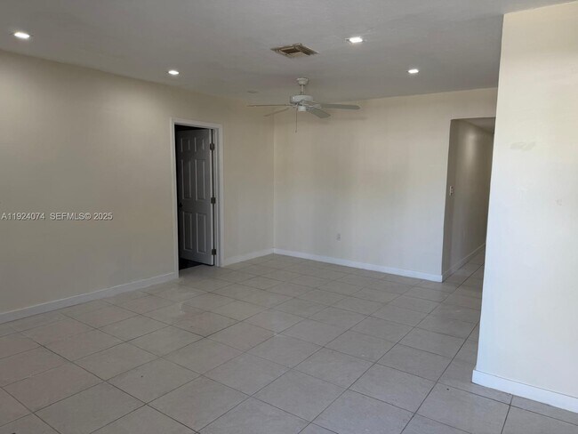 Building Photo - 19810 Holiday Rd