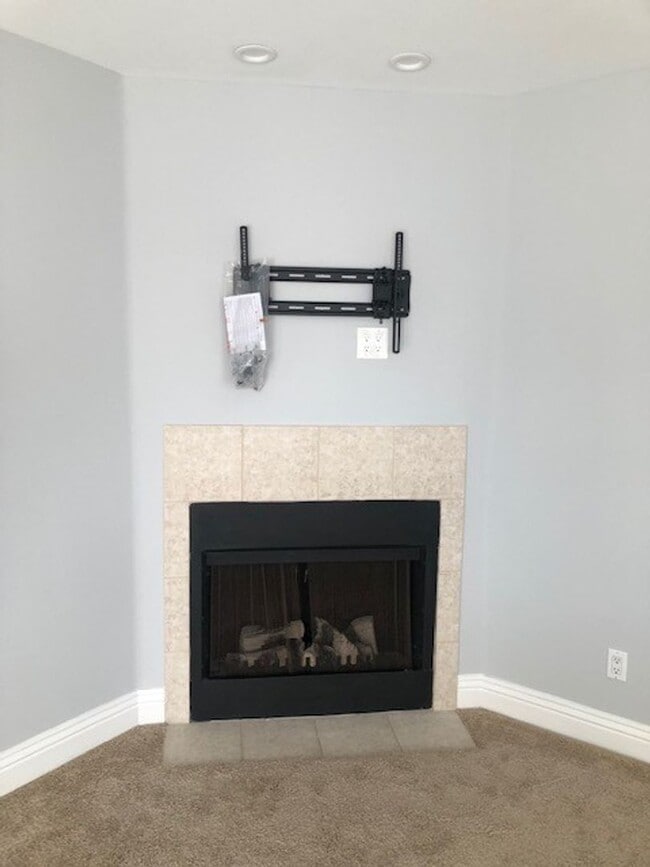 Building Photo - Spacious 1 bedroom at the beach