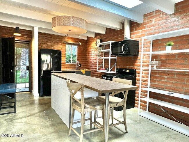 Building Photo - 3022 N 32nd St