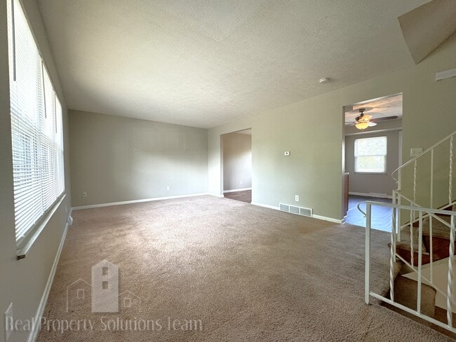 Building Photo - 3044 Easthaven Dr