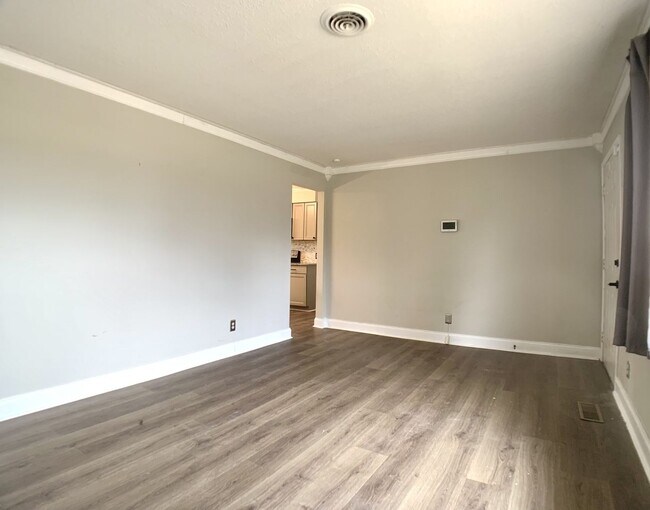 Building Photo - 2707 Dove Ct