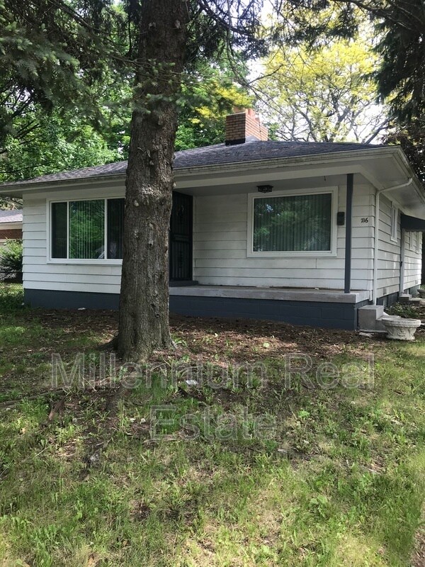 Building Photo - 716 2nd Ave
