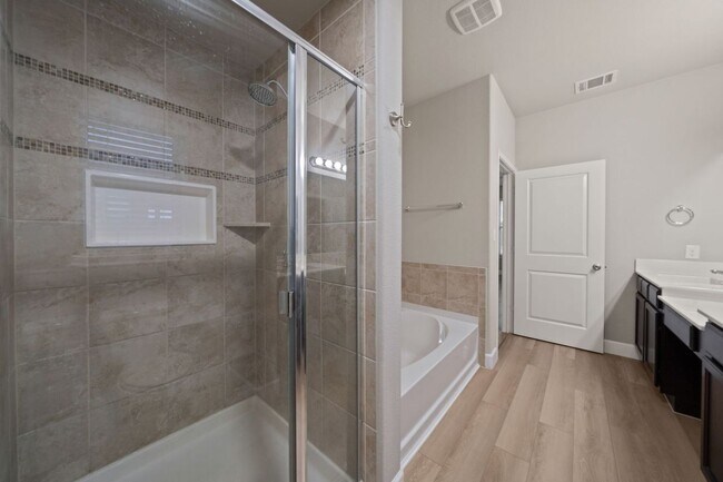 Building Photo - 6905 Etna Way