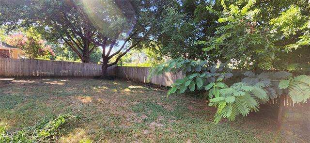 Building Photo - 2204 Turf Club Dr