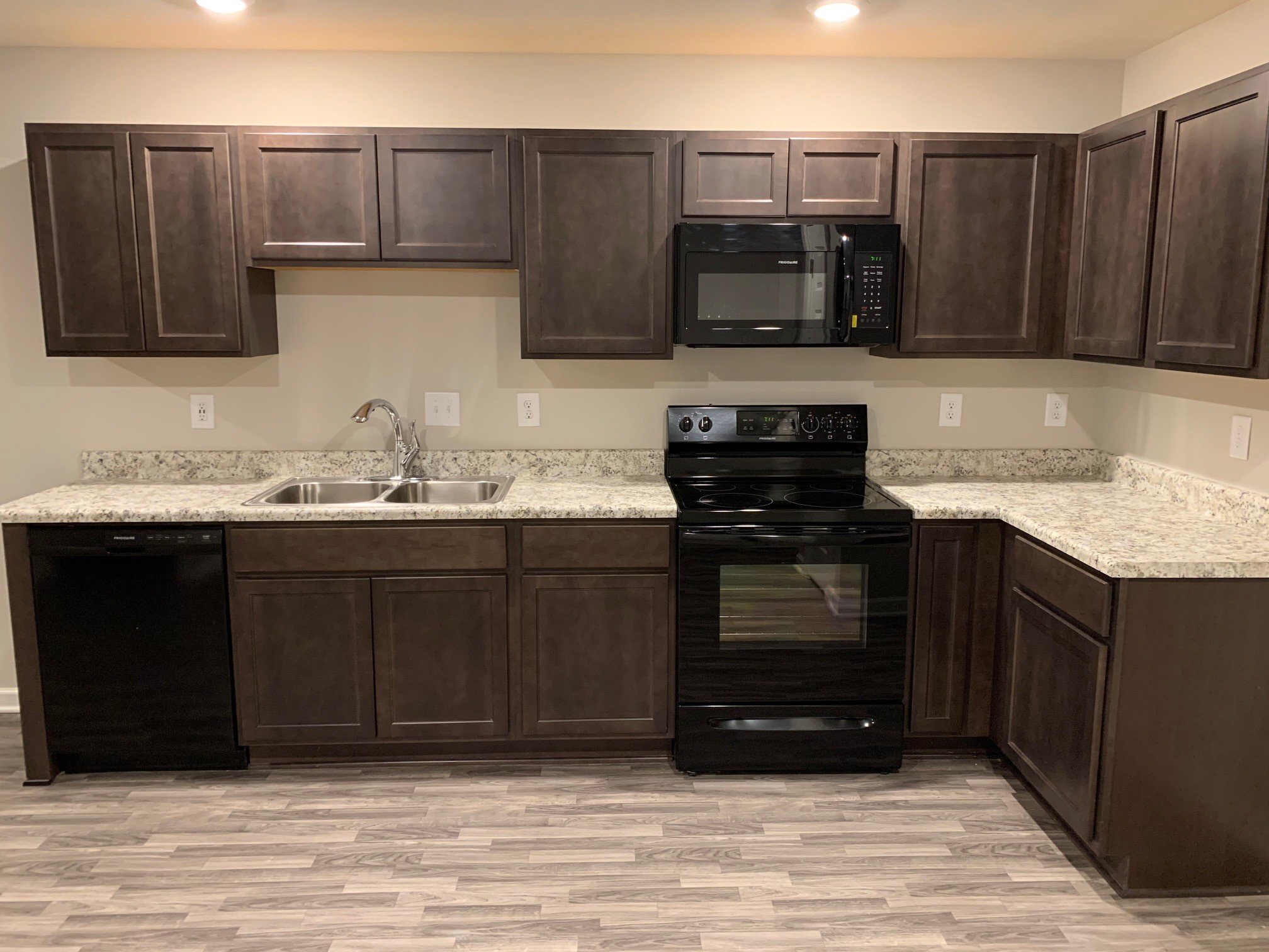 Building Photo - 6260 Townley Way
