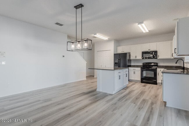 Building Photo - 12181 Hazelmoor Ct