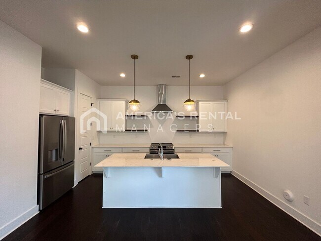 Building Photo - Home for Rent in Vestavia Hills, AL!!! Available to View Now!