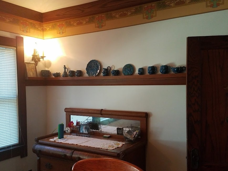 plate rail in the dining room - 1801 E 12th St