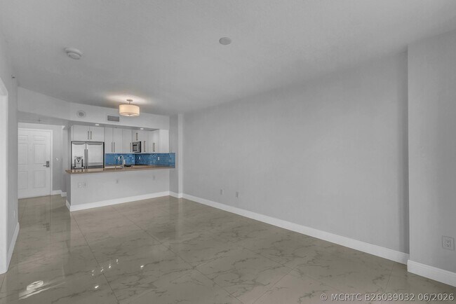 Building Photo - 3020 NE 32nd St